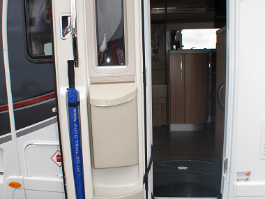  2015-autotrail-savannah-for-sale-uc5559-13.jpg