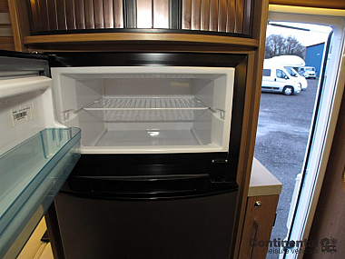  2015-autotrail-tracker-fb-for-sale-uc5838-31.jpg