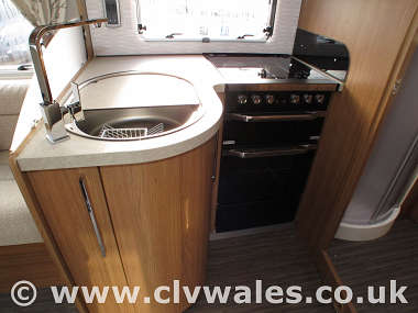  2016-autotrail-frontier-savannah-for-sale-in-south-wales-ros229-30.jpg