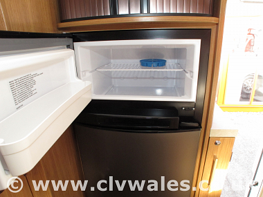 2016-autotrail-frontier-savannah-for-sale-in-south-wales-ros229-42.jpg