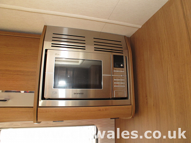  2016-autotrail-frontier-savannah-for-sale-in-south-wales-ros229-47.jpg