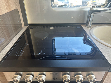  2016-bessacarr-e412-for-sale-uc6104-28.jpg