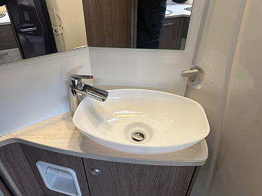  2016-burstner-ixeo-726g-for-sale-ros301-28.jpg