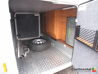  2016-carthago-chic-c-line-exterior-uc5922-13.jpg