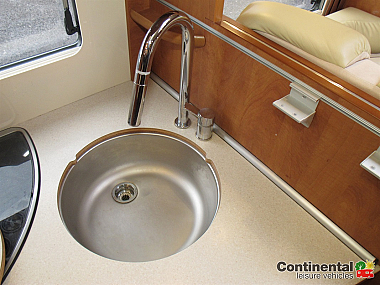  2016-carthago-chic-c-line-t49-for-sale-uc5922-25.jpg