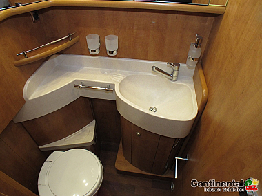  2016-carthago-chic-c-line-t49-for-sale-uc5922-47.jpg