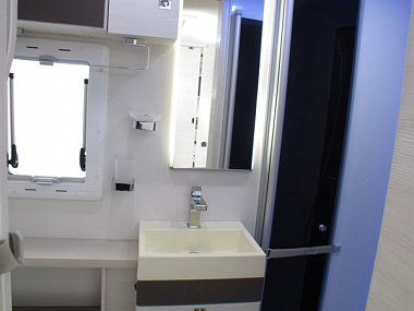  2016-chausson-welcome-737-for-sale-uc5987-63.jpg