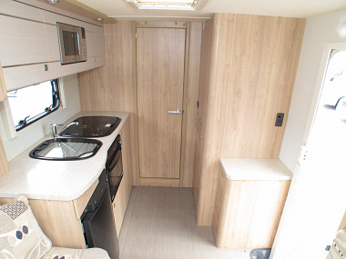  2016-elddis-majestic-105-for-sale-uc5619-40.jpg