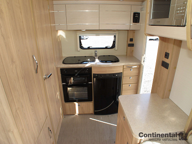  2016-elddis-majestic-for-sale-uc5677-18.jpg