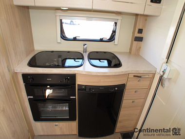  2016-elddis-majestic-for-sale-uc5677-29.jpg