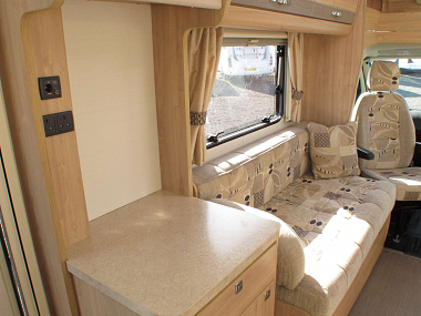  2016-elddis-majestic-for-sale-uc5677-42.jpg