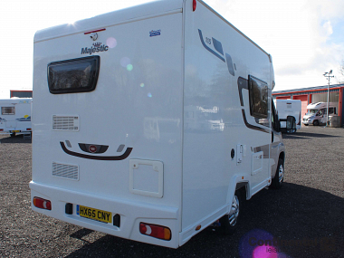  2016-elddis-majestic-for-sale-uc5677-7.jpg