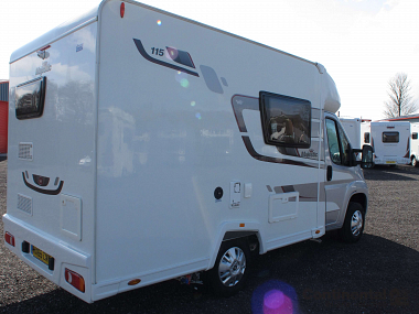  2016-elddis-majestic-for-sale-uc5677-8.jpg