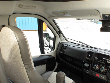  2017-autosleeper-corinium-rb-for-sale-uc5858-16.jpg