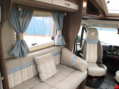  2017-autosleeper-corinium-rb-for-sale-uc5858-19.jpg