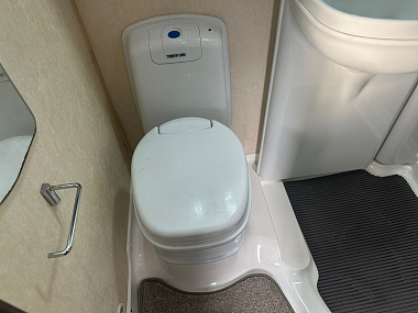  2017-autosleeper-stanton-for-sale-uc6080-17.jpg