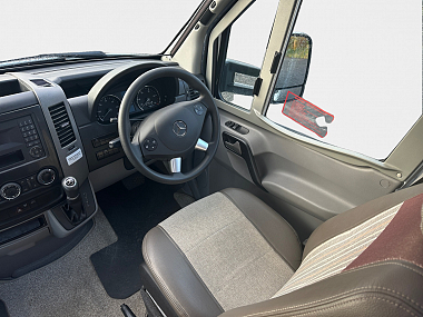  2017-autosleeper-stanton-for-sale-uc6080-9.jpg