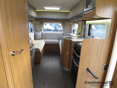  2017-autotrail-apache-634-uc5649-29.jpg