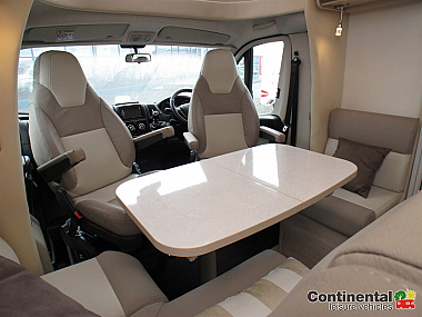 2017-rapido-680ff-for-sale-uc5976-17.jpg