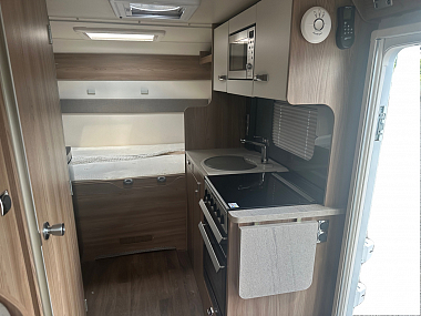  2017-swift-bessacarr-484-for-sale-uc6047-13.jpg