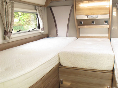 2017-swift-kontiki-635-for-sale-uc5931-24.jpg