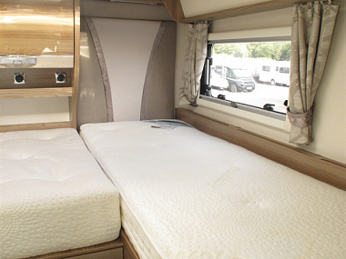  2017-swift-kontiki-635-for-sale-uc5931-25.jpg