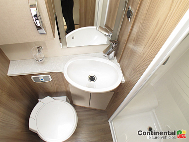  2017-swift-kontiki-635-for-sale-uc5931-26.jpg