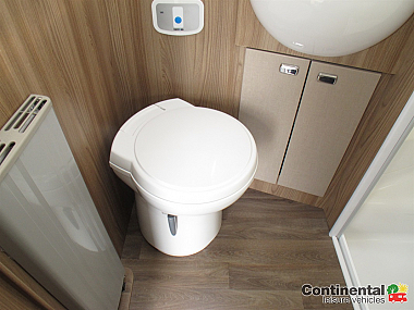  2017-swift-kontiki-635-for-sale-uc5931-27.jpg