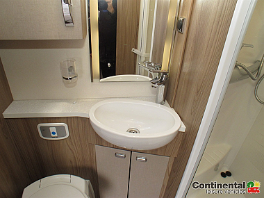  2017-swift-kontiki-635-for-sale-uc5953-4.jpg