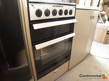  2017-swift-kontiki-635-for-sale-uc5953-41.jpg