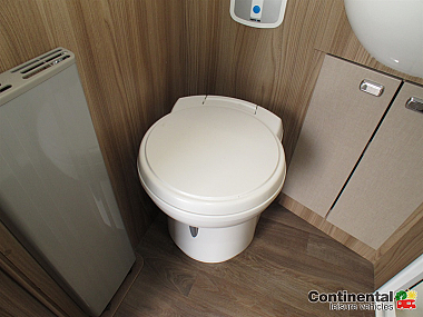  2017-swift-kontiki-635-for-sale-uc5953-5.jpg