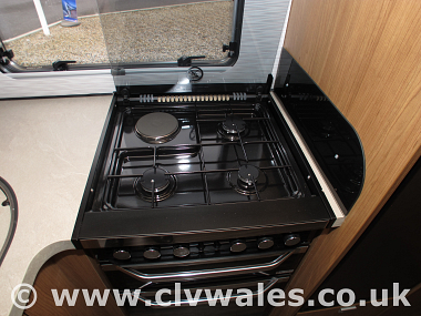  2018-autotrail-apache-632-at4176-28.jpg