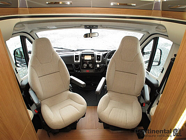  2018-autotrail-apache-634-for-sale-uc5818-19.jpg
