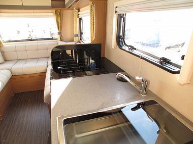  2018-autotrail-tribute-625-for-sale-uc5621-27.jpg