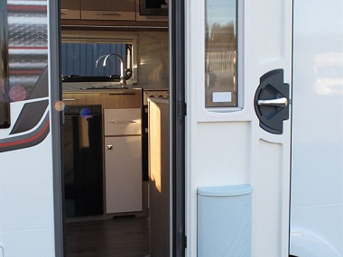  2018-coachman-vip-545-for-sale-uc5839-12.jpg
