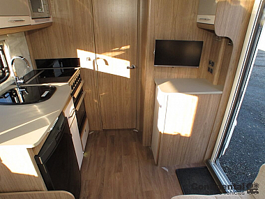  2018-coachman-vip-545-for-sale-uc5839-38.jpg