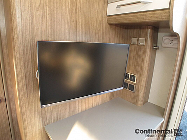  2018-coachman-vip-545-for-sale-uc5839-39.jpg