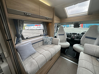  2018-elddis-chatsworth-185-for-sale-uc6136-16.jpg