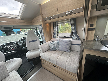  2018-elddis-chatsworth-185-for-sale-uc6136-17.jpg