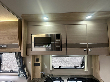  2018-elddis-chatsworth-185-for-sale-uc6136-19.jpg