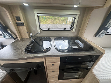  2018-elddis-chatsworth-185-for-sale-uc6136-22.jpg