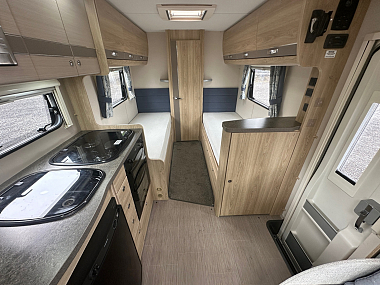  2018-elddis-chatsworth-185-for-sale-uc6136-35.jpg