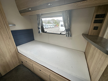  2018-elddis-chatsworth-185-for-sale-uc6136-38.jpg