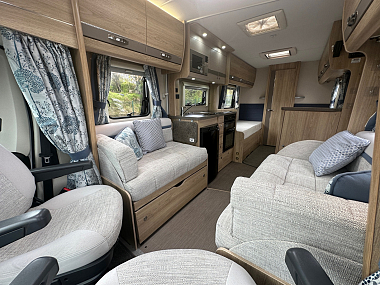  2018-elddis-chatsworth-185-for-sale-uc6136-53.jpg