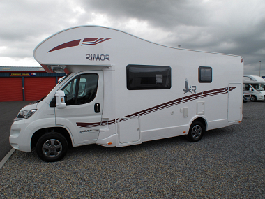  2018-rimor-seal-9-motorhome-for-sale-uc5551-3.jpg