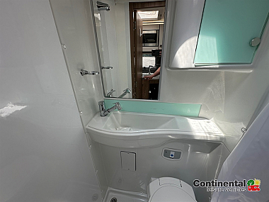  2018-swift-rio-320-for-sale-uc6245-42.jpg