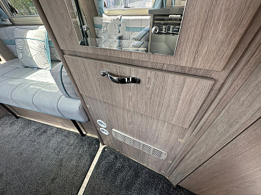  2019-autosleeper-nuevo-for-sale-uc6154-47.jpg