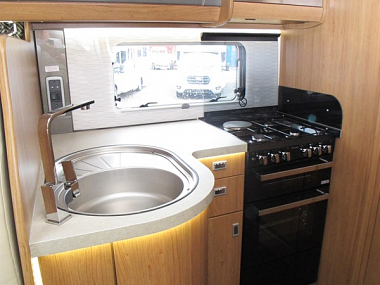  2019-autotrail-comanche-sor123-14.jpg