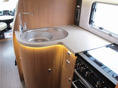  2019-autotrail-comanche-sor123-19.jpg