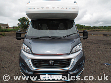  2019-autotrail-tracker-eb-at4294-1.jpg